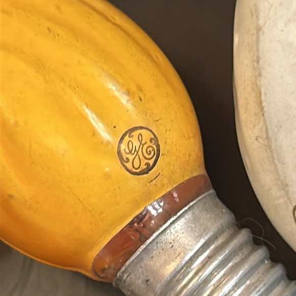 17 Vintage 1950s C9 GE Interior Paint Flame Swirl Christmas Light Bulbs - Work - Picture 5 of 7